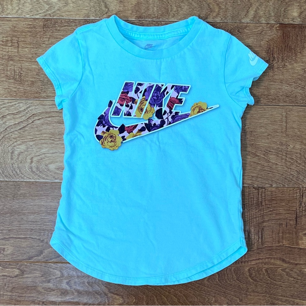 Toddler Girls Nike T-Shirt - Athletic Fit - 4T